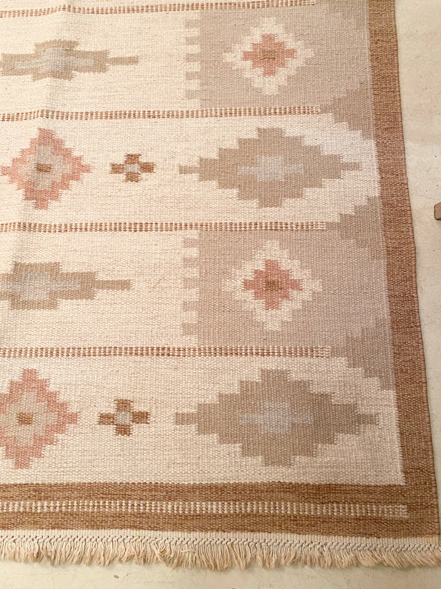 Kelim tæppe i jordfarver